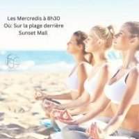 Yoga-lates sur la plage