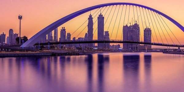 Marche Dubai Water Canal